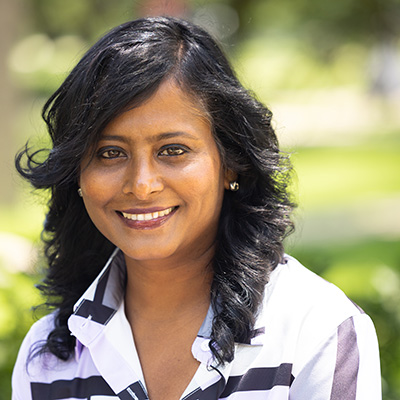 portrait of Anitha Saravanan