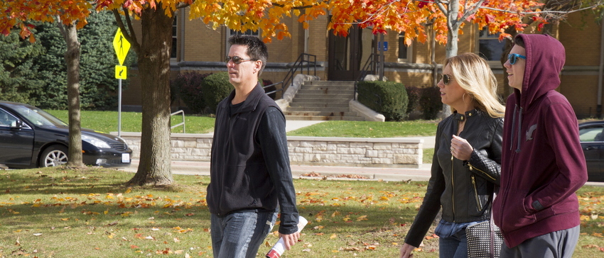 15-campus-students--jh-111116--8-resize_850x364