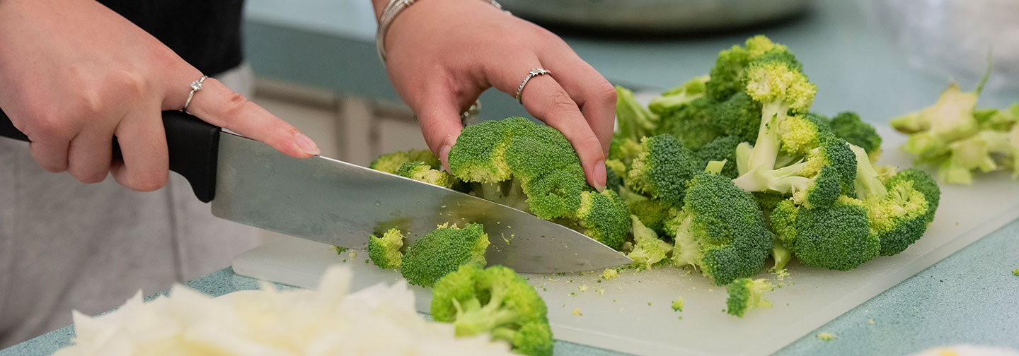 Meal Prep - cutting broccoli 